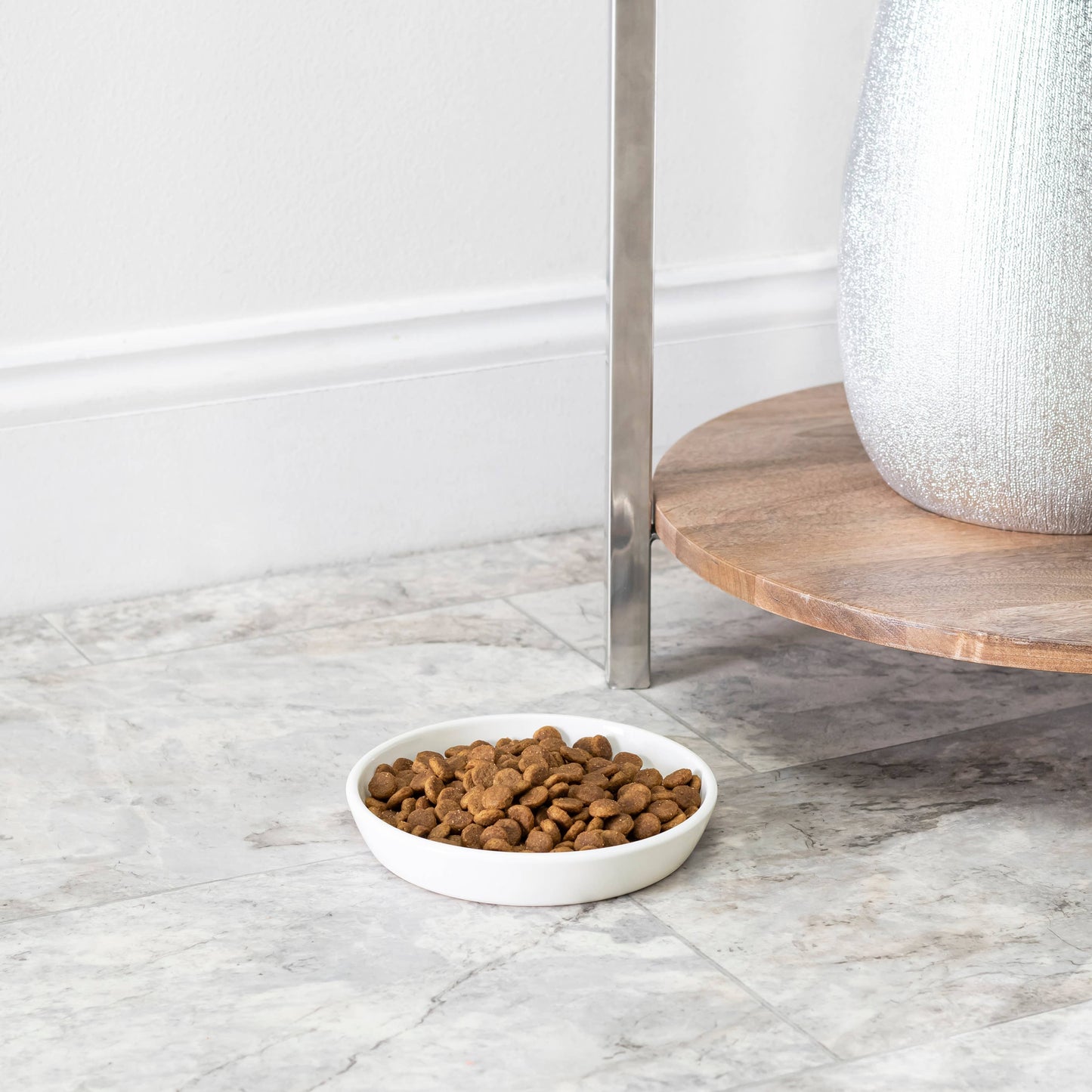 Oscar Classic Round Cat Dish